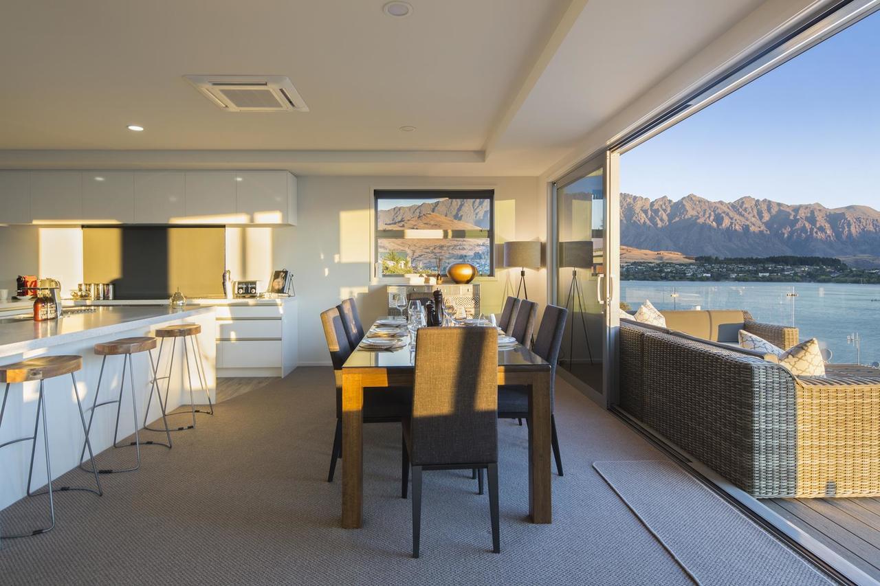 Lakefront Luxury By Amazing Accom كوينستاون المظهر الخارجي الصورة